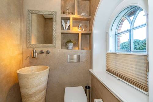 Gäste-WC im Erdgeschoss - 