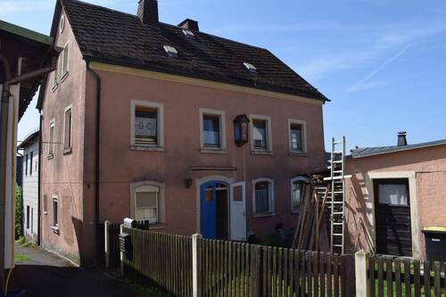 Außenansicht - Mehrgenerationenhaus für Restauration