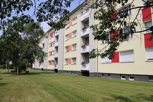 Haus Rückseite - 2 Zimmer Etagenwohnung in Zwenkau