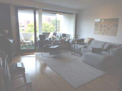 Wohnzimmer - 2 Zimmer Etagenwohnung zur Miete in Düsseldorf