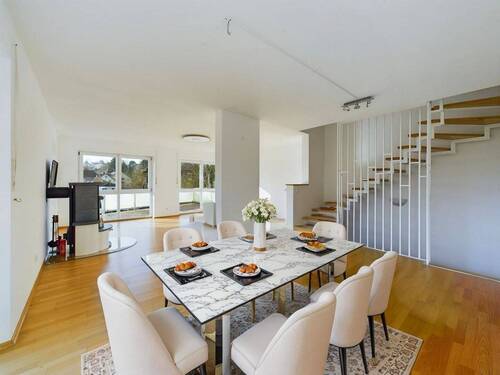 Wohnen/Essen - 6 Zimmer Einfamilienhaus in Landshut