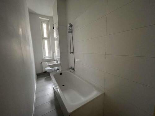 3 - 2 Zimmer Etagenwohnung in Berlin