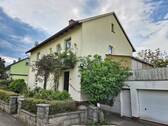Außenansicht Wohnhaus - Mehrfamilienhaus, Wohnhaus mit 150,00 m&sup2; in Hofheim zum Kaufen