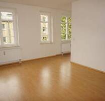 1. OG mit Laminat - Bad mit Wanne und offener Küche ! - Chemnitz Lutherviertel