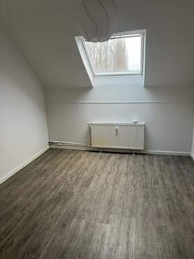 Wohnzimmer - 4 Zimmer Etagenwohnung zur Miete in Mönchengladbach