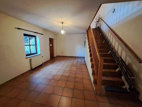 Treppe ins OG mit Treppenlift - 