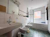 Wannenbadezimmer - 