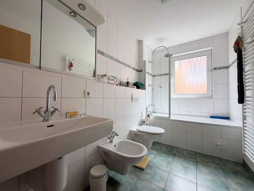 Wannenbadezimmer - 