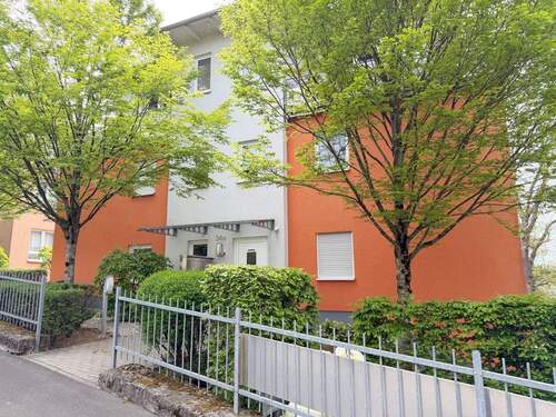 Außenansicht / Straßenseite - 