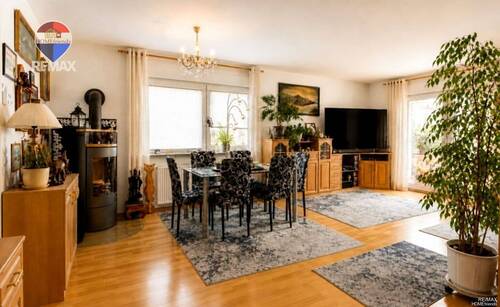 Essbereich mit Kamin - 5 Zimmer Doppelhaushälfte in Berlin