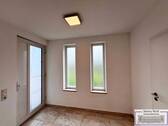 Eingangstüre - 5 Zimmer Bungalow zur Miete in Krailling
