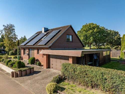 Blick auf das Einfamilienhaus - Großzügiges Ein-Zweifamilienhaus in Feldrandlage in Süsel Gothendorf