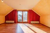 Zimmer, südliche Giebelseite - 