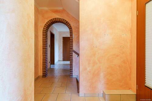 Flurbereich im Erdgeschoss, Treppe in das Kellergeschoss - 