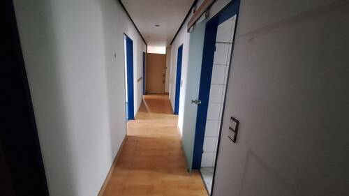 Flur - Etagenwohnung mit 91,00 m² in Ludwigshafen am Rhein zum Kaufen