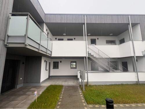 Moderne Stadtwohnung mit durchdachter Architektur und großzügigen Balkonen - 