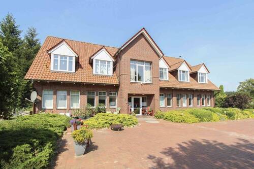 Außenansicht Hofseitig - 1 Zimmer Mehrfamilienhaus, Wohnhaus zum Kaufen in Groß Plasten