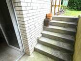 Aussentreppe zum Nebeneingang Kellergeschoss - 
