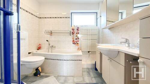 Das Badezimmer im Obergeschoss - 