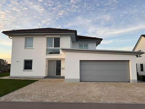 Bild 2 - 6 Zimmer Einfamilienhaus zum Kaufen in Laupheim