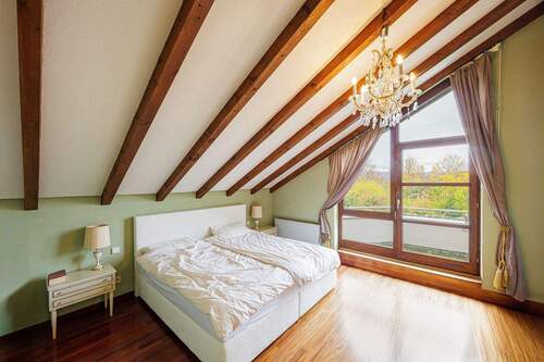 Schlafzimmer - 5 Zimmer Einfamilienhaus zum Kaufen in Kirchheim unter Teck