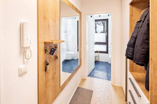 Eingangssituation mit Gäste-WC - 4 Zimmer Etagenwohnung in München