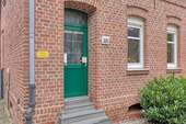 Eingang WE links - 9 Zimmer Mehrfamilienhaus, Wohnhaus in Essen