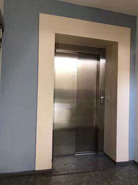 Aufzug.jpg - 3 Zimmer Etagenwohnung in Olbersdorf