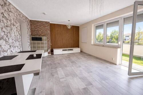 Wohnzimmer - Etagenwohnung mit 72,80 m&sup2; in Schwäbisch Gmünd zum Kaufen