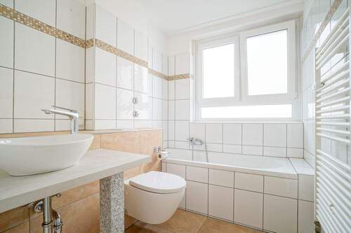 Tageslicht-Wannenbad 1. OG - 