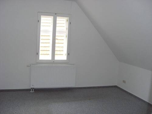 Dachgeschoss-Kinderzimmer - 9 Zimmer Mehrfamilienhaus, Wohnhaus zum Kaufen in Tangermünde