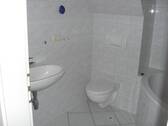 Bad, WC und Waschtisch - Mehrfamilienhaus, Wohnhaus in Tangermünde zum Kaufen