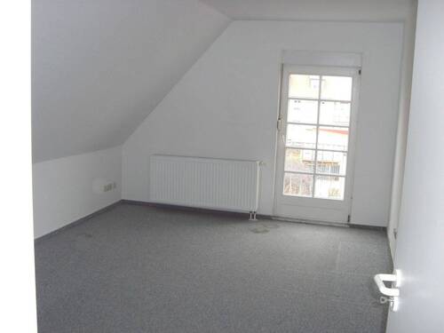 Dachgeschoß Zimmer zum Hof gelegen - 