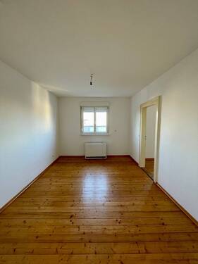 Zimmer - 3 Zimmer Etagenwohnung zur Miete in Kehl