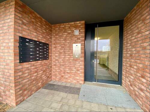 Haustür - 3 Zimmer Etagenwohnung in Hamburg