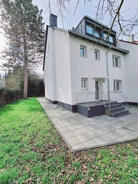 Haus - 5 Zimmer Reihenendhaus zum Kaufen in Nürnberg