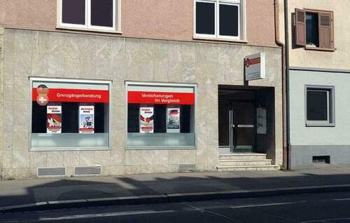 Schaufenster / Außenansicht - Laden, Praxis oder Büro mit Lager Garage 114 qm in Lörrach zu verkaufen