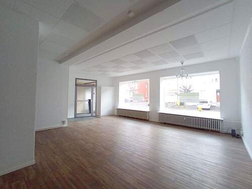 Innen - Schaufenster & Eingang - Gewerbeobjekt (Büro, Produktion, Verkauf) zum Kaufen in Lörrach