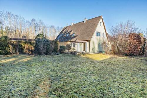 Gartenperspektive - 5 Zimmer Doppelhaushälfte zum Kaufen in Stockdorf