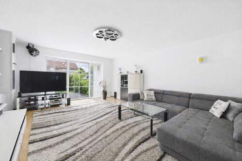 Wohnen - 6 Zimmer Reihenmittelhaus in Landshut