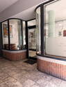 Schaufenster am Eingang - 