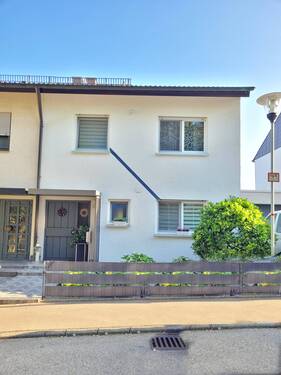 Aussenansicht.jpg - Anrufen, anschauen,kaufen ! - 500.000,00 EUR Kaufpreis, ca.  106,00 m² Wohnfläche