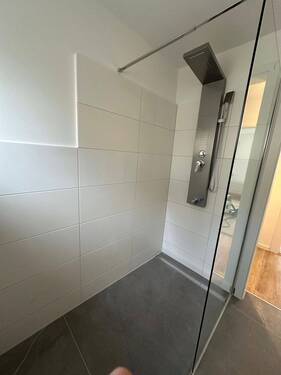 Moderne Duschkabine - 4 Zimmer Etagenwohnung in Bad Staffelstein