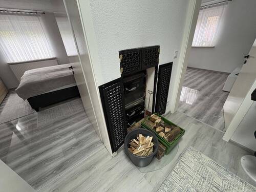 Flurbereich mit Kaminofen - 