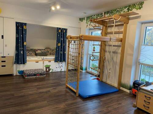 Kind 1 (klappbares Spielgerüst - 