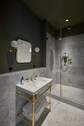 Badezimmer mit Marmorfliesen - 