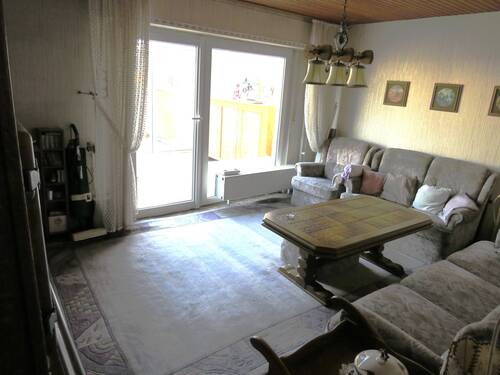 Wohnzimmer.JPG - 3 Zimmer Mehrfamilienhaus, Wohnhaus in Langenfeld (Rheinland)