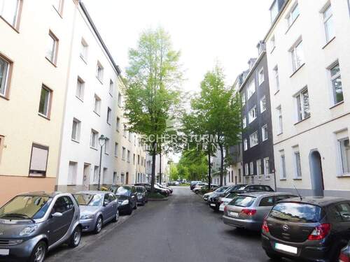 Vor der Tür - 1 Zimmer Etagenwohnung in Düsseldorf