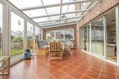 Im Wintergarten können Sie herrlich entspannen - 
