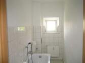 Bad mit Wanne (nur Beispiel) - Etagenwohnung mit 45,80 m&sup2; in Weißenfels zur Miete